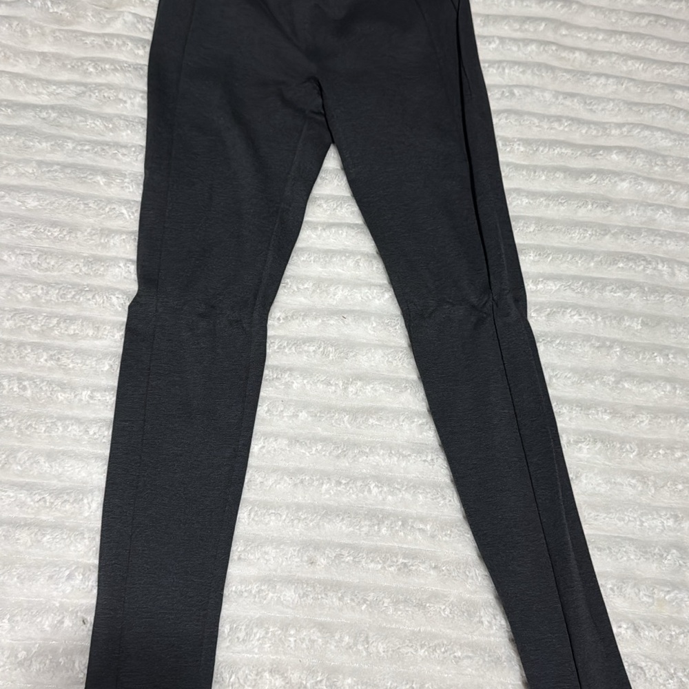 LOFT Black Leggings with Slim Fit and Stretchy Material